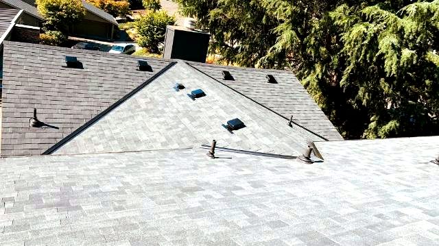 Completed architectural shingle roof in Vancouver, WA